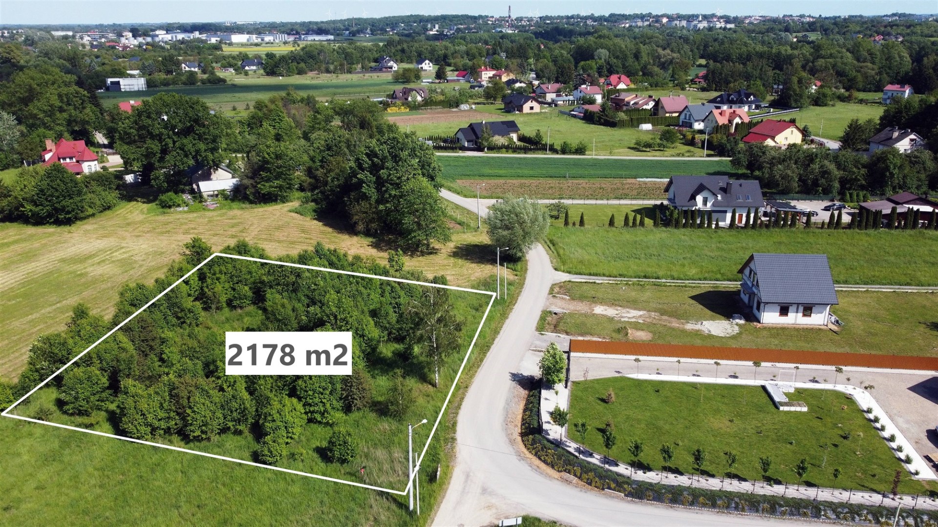 Działka na sprzedaż