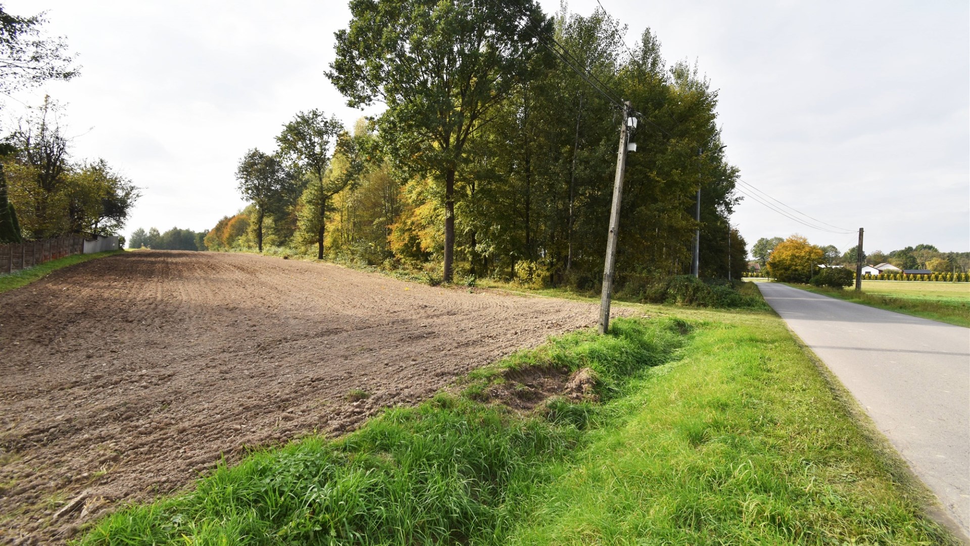 Działka na sprzedaż